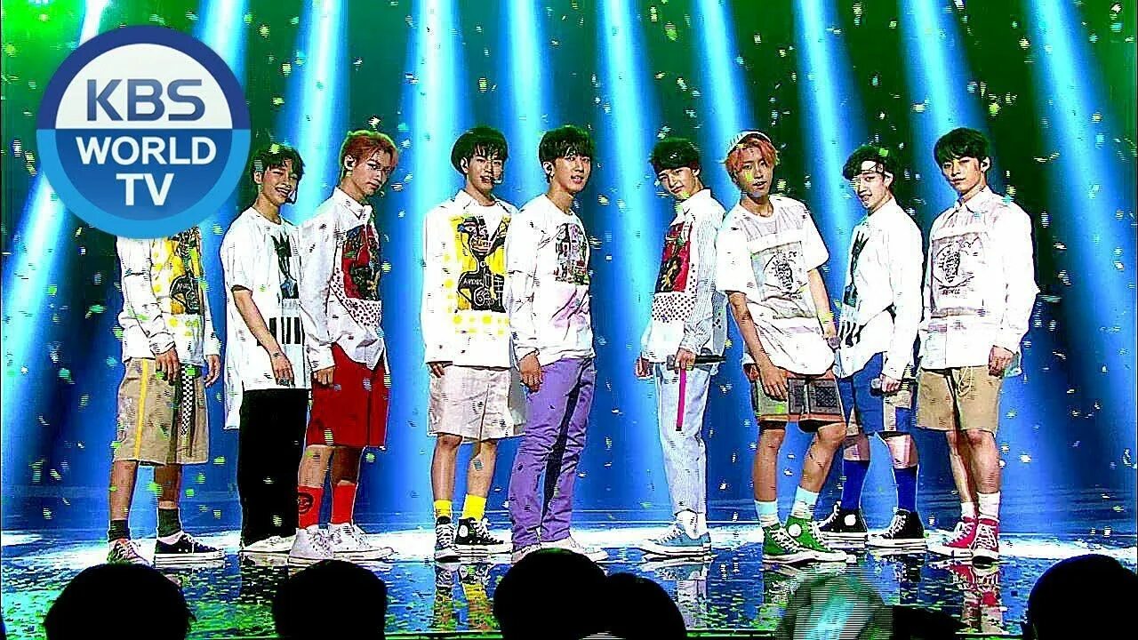 Эра my pace stray kids. Music bank stray kids. I am who stray kids альбом. Stray kids my pace. Stray kids эра pace.