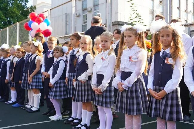 Белгородская школа 3. Лицей 9 Белгород. Гимназия 3 Белгород. 3 Лицей Белгород. 9 Школа Белгород.