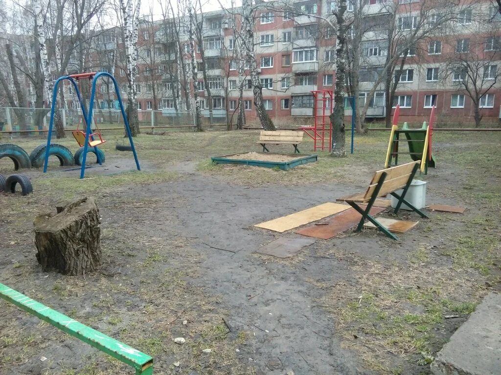 детская площадка в губернаторском парке петрозаводск. старые детские площадки. детская площадка курск. детские дворовые площадки. старинные детские площадки.