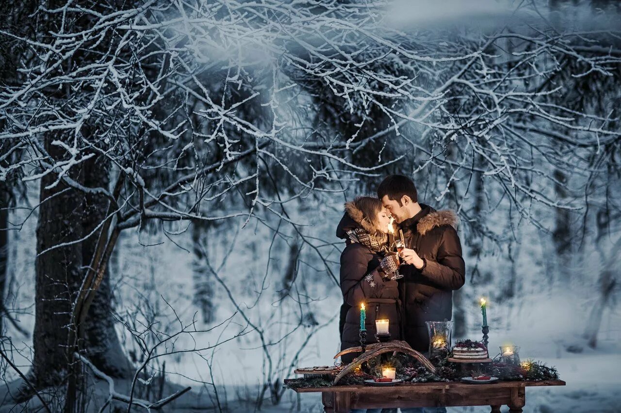 Зимняя фотосессия в лесу. Романтика зимой. Зимняя фотосессия на природе. Зима любовь. Теплого вечера на улице