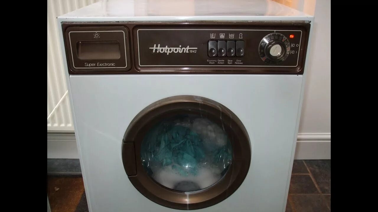 Стиральная машина рабочий б у. Стиральная машина Филипс. Washing Machine Hotpoint. Стиральная машина Philips Whirlpool 162. Whirlpool FSCR 90420.