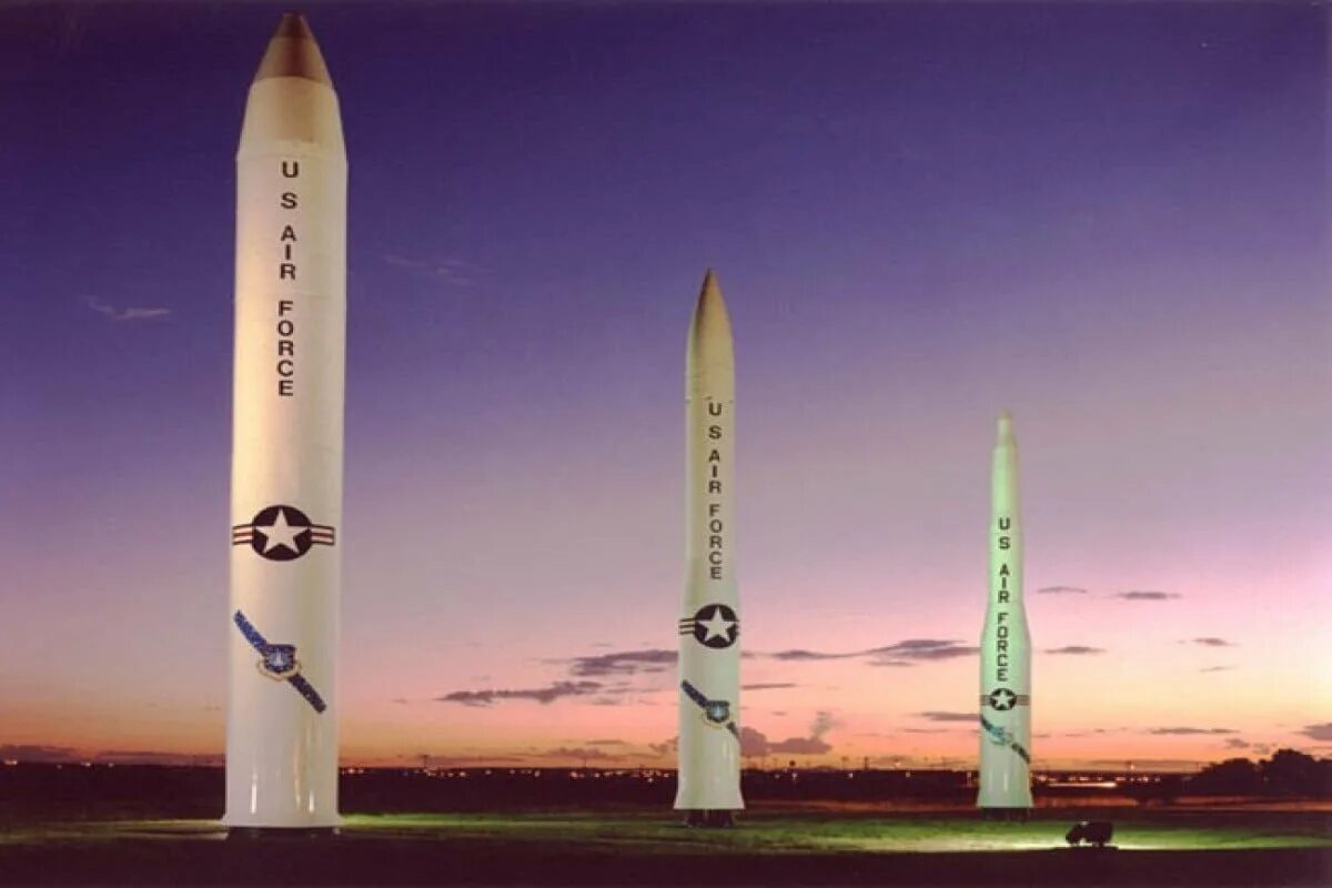 Американские баллистические ракеты. Космические ракеты сша. Названия американских ракет. Мбр минитмен-3. Американские баллистические ракеты название.