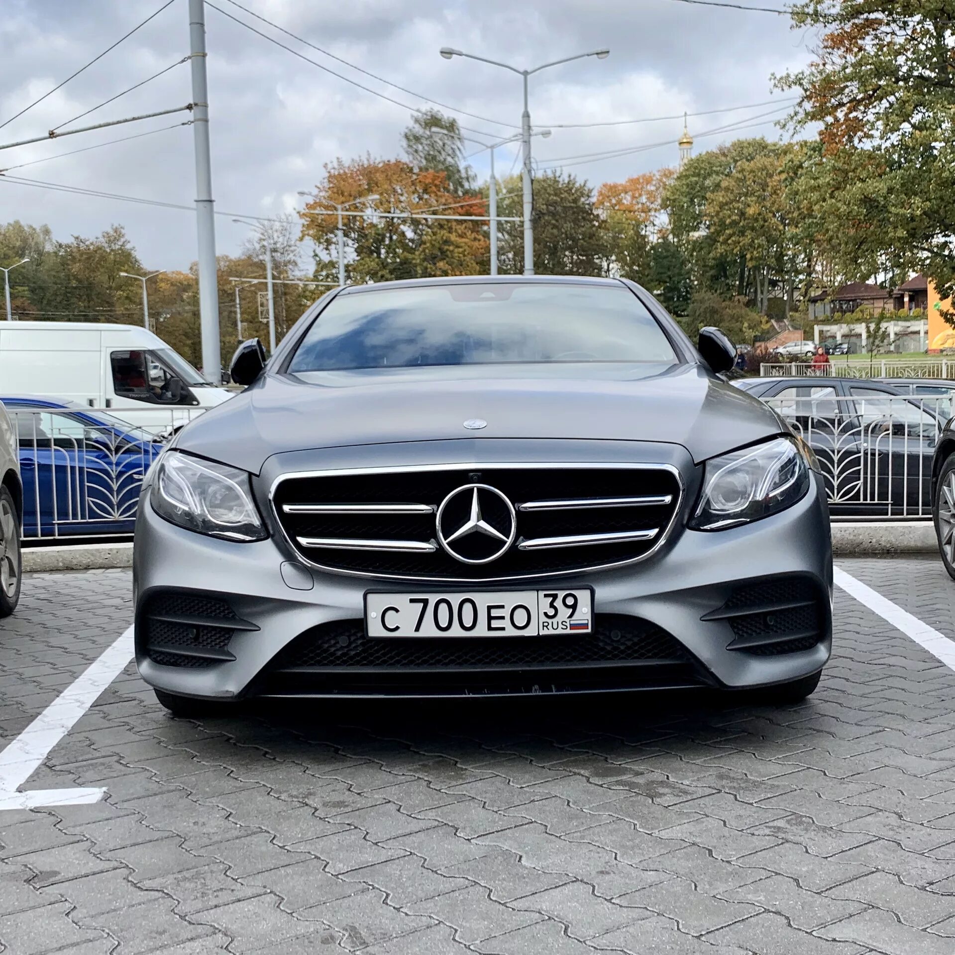 Мерседес е400. Мерседес Бенц е200. Мерседес Бенц е 400. Mercedes w213 АМР.