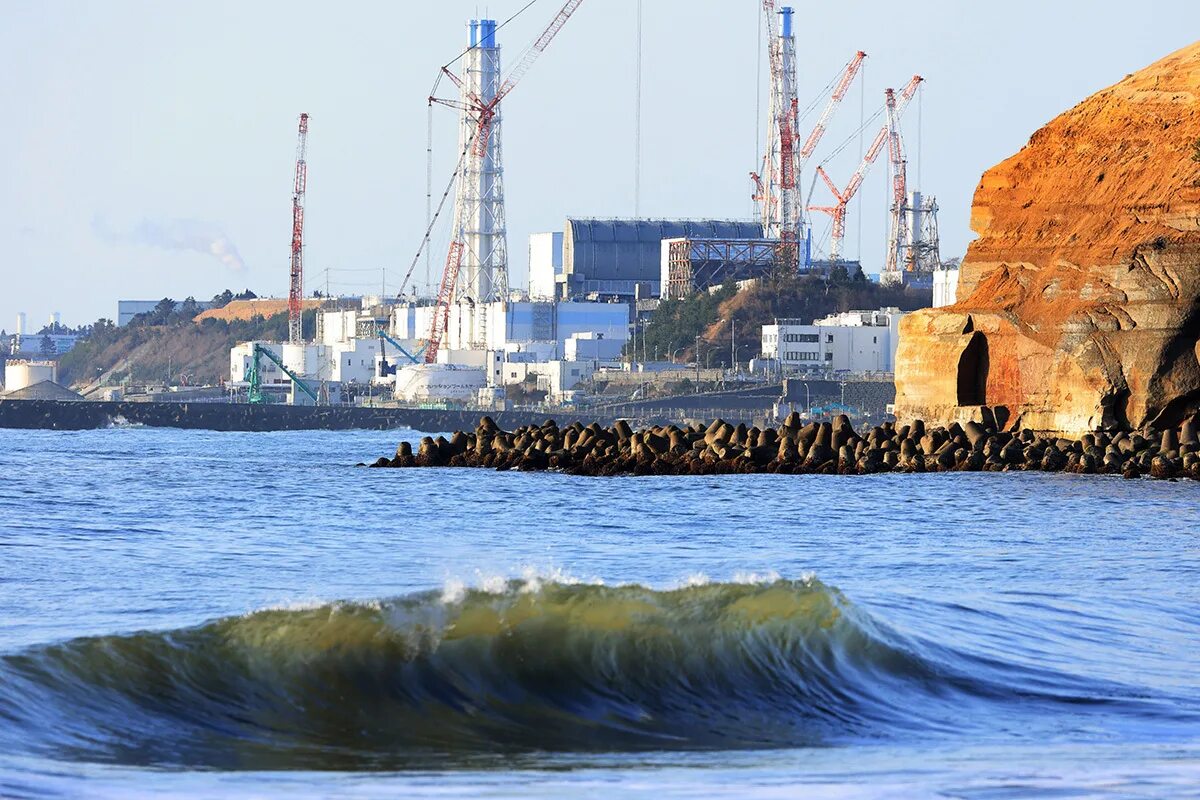 Сбросы аэс. АЭС Фукусима-1 ЦУНАМИ. Фукусима авария ЦУНАМИ. Фукусима АЭС ЦУНАМИ 2011. ЦУНАМИ Япония Фукусима 1.