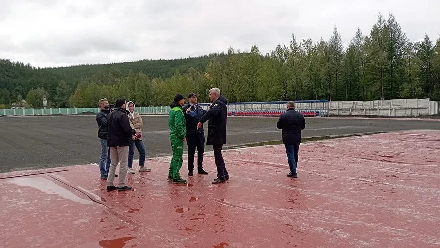 Прогноз усть омчуг. Стадион усть-омчуг. спортивная школа усть-омчуг. усть омчуг школа. чеминиди усть омчуг.