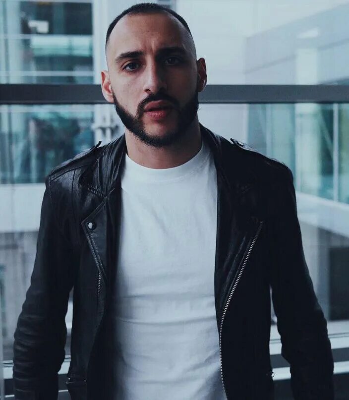 Lone 7. Lone 7. Горозия, леван емзарович. One ван репер. L one фото.