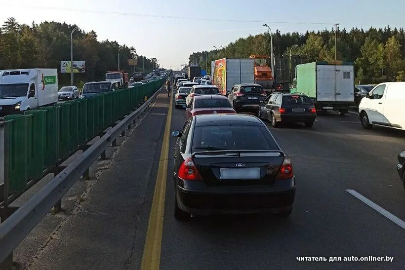 Пробка на минском. Минск пробки. Минск дорожные пробки. МКАД Минск. МКАД Минск фото.