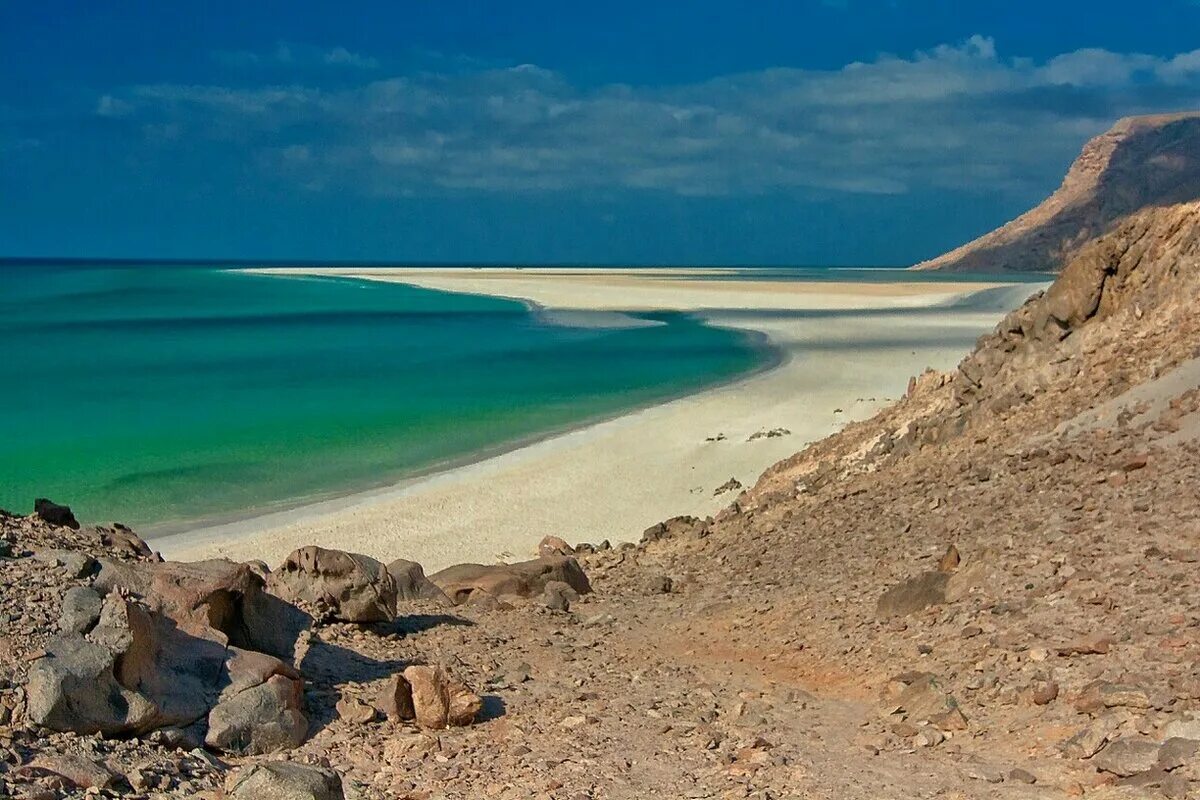 Оазис сокотра. Мукалла йемен. Сокотра йемен. Йеменское море. Йеменское море.