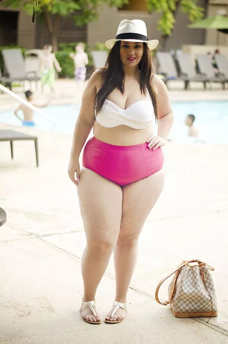 Алисия кастро плюс сайз 18. Тара линн модель плюс сайз. Тара линн 2020. Очень пухленький. Платье для пухлых девушек.