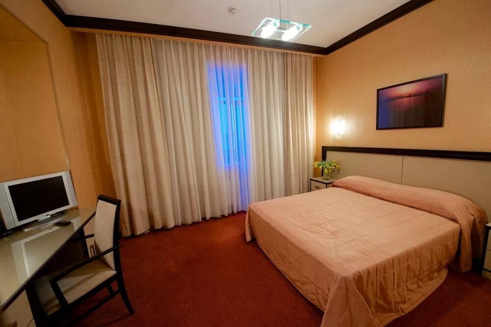 Park hotel сургут. Парк отель сити сургут. Гостиница сити сургут. Гостиница центр сургут. Park hotel сургут.