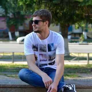 На вид 25 30 лет