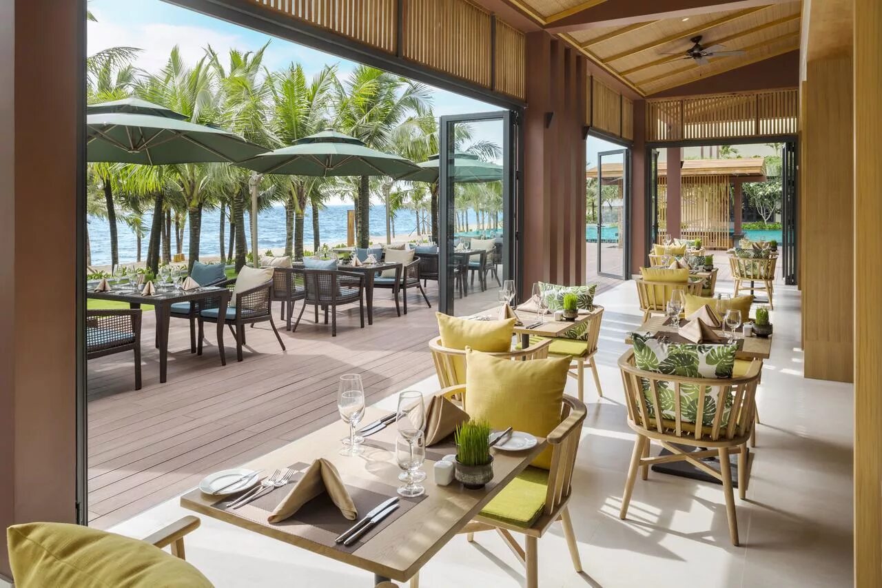 Dusit princess фукуок. Фукуок рестораны. Saigon phu quoc resort spa. Бары и рестораны фукуок. Фукуок рестораны.