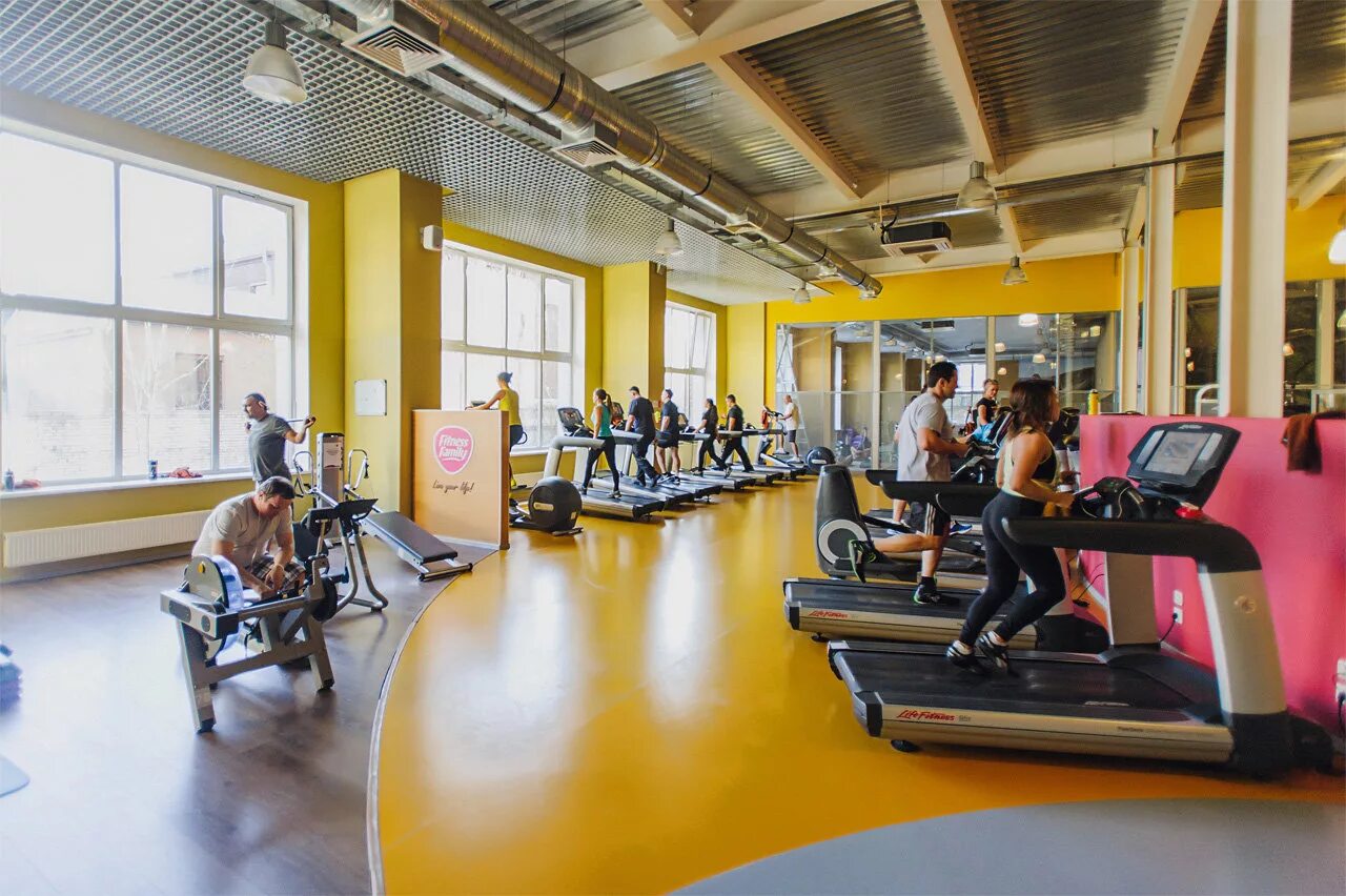 Легенда фитнес озерки. Зал легенда озерки. Gw fitness на туристской санкт-петербург. Fitfashion ginza fitness. Тренажерный зал спб.