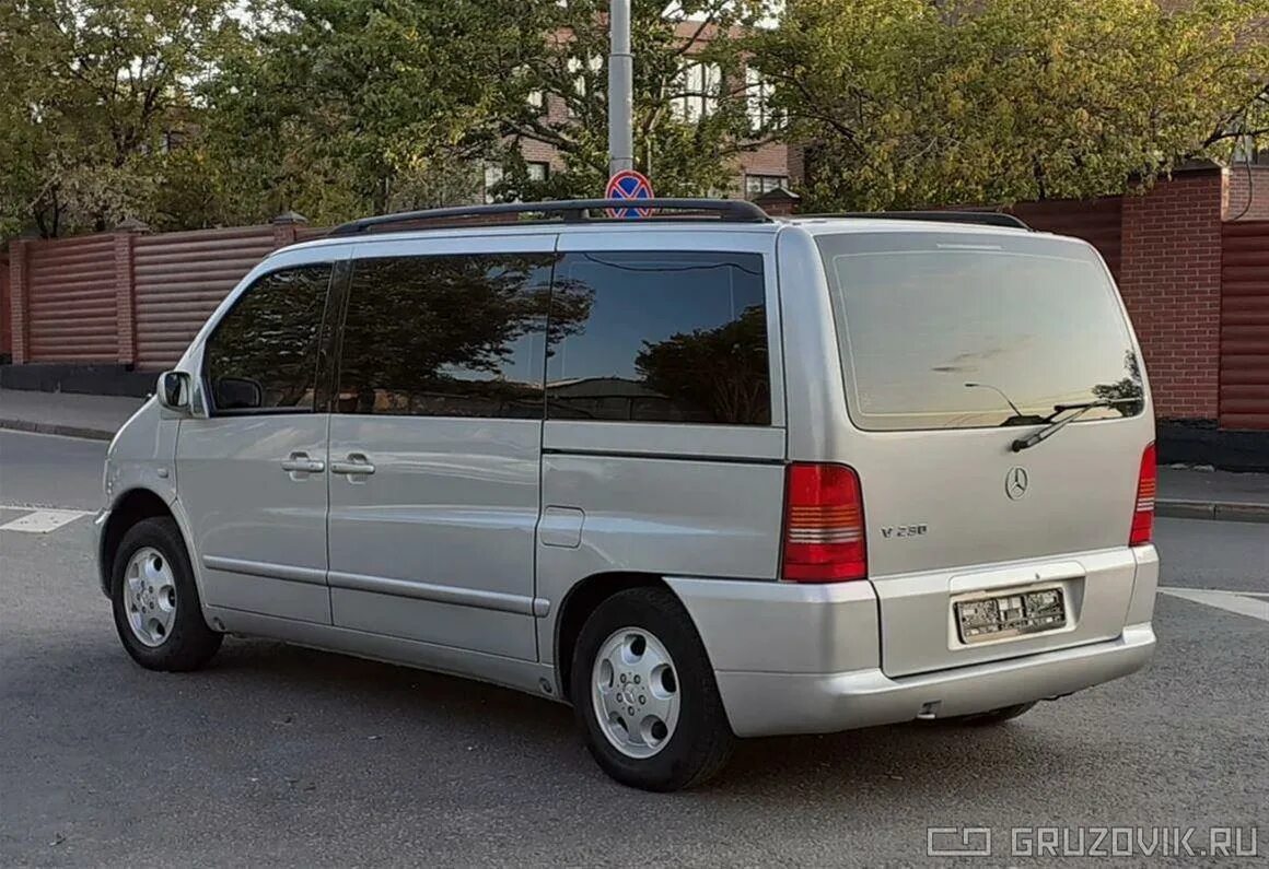 Hyundai grand starex 2. Минивэн б у москва. Микроавтобус дешевый. Минивэн б у москва. Минивэн б у москва.