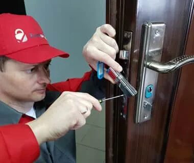 Замена металлической двери срочно