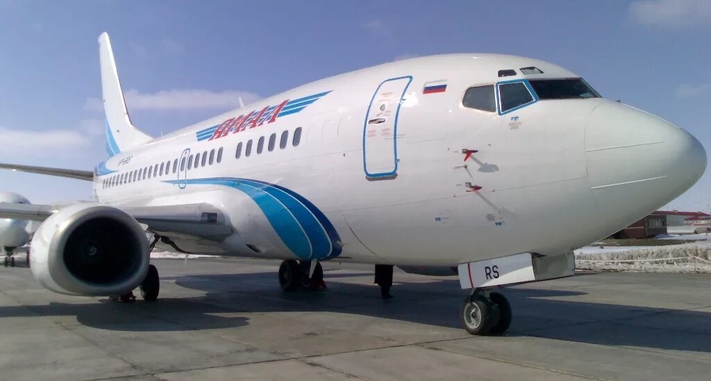 Аст агент ямал. Боинг 737 500 ямал. боинг 737-400 ямал. boeing 737 ямал. боинг 737 400 авиакомпания ямал.