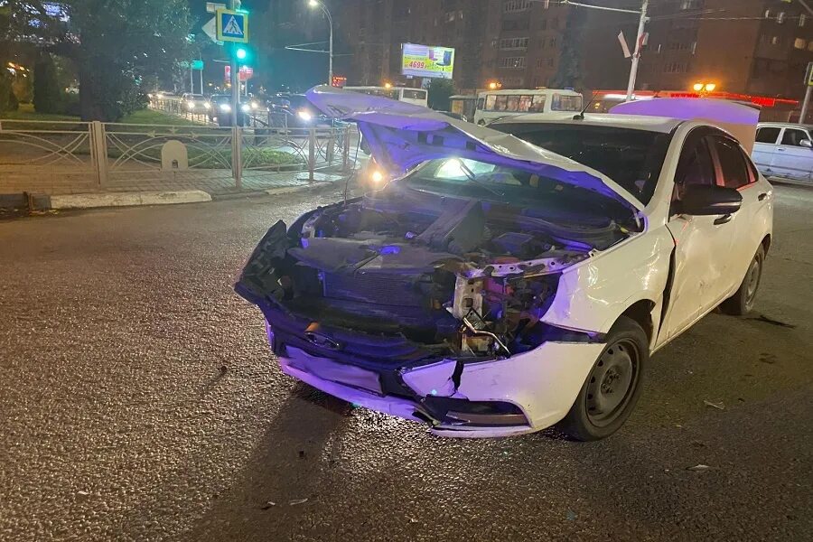 Дтп самара солярис зубчаниновка. Авария с лосем в 2022 красноярский край. Дтп 7 октября. Машина на трассе. Дтп 7 октября.