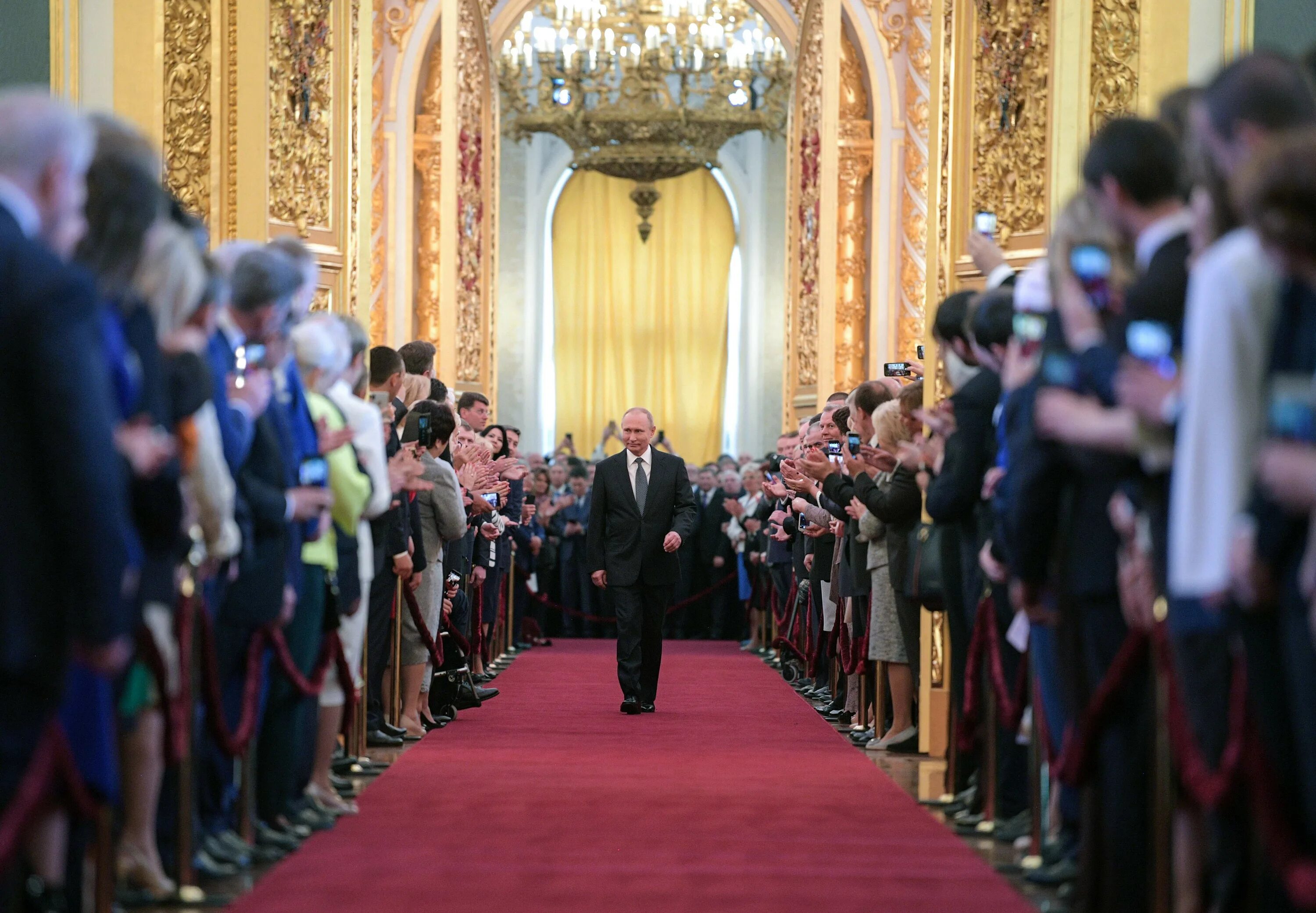 На церемонии присутствовало. Инаугурация Владимира Путина 2018. Зал инаугурации президента РФ.