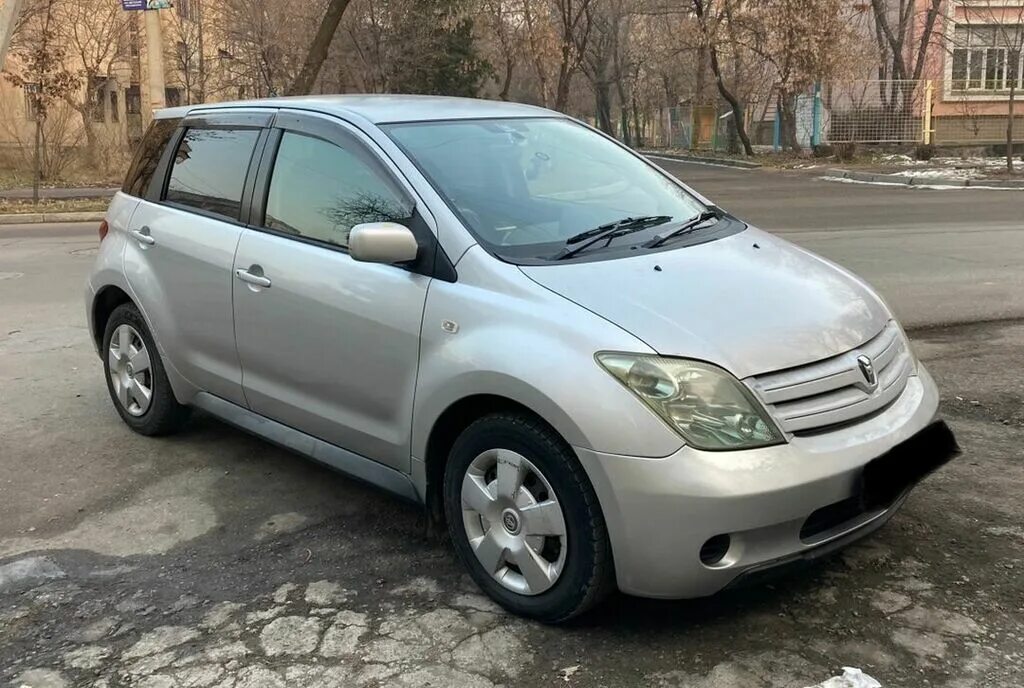 Тойота ист 2004 года фото сложенного салона. Продаю тойоту ист. Тойота ист серая. Диски на тойота ист 2003. Продаю тойоту ист.