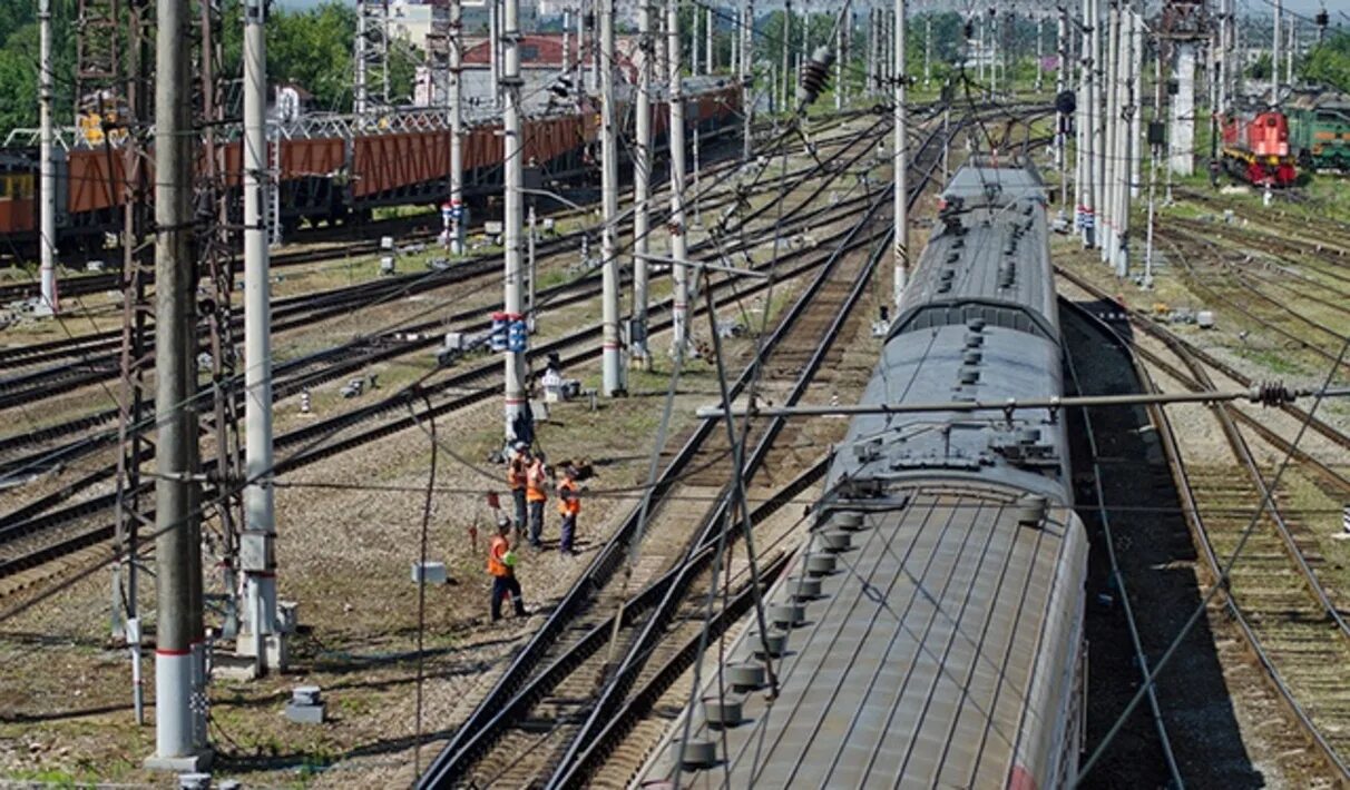 Телефоны ржд пермь. Пермь железная дорога. Пермь Москва РЖД. Поезд Кама. Фирменный поезд Кама.