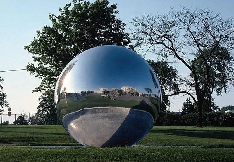 Шар сферической формы. Здание в виде шара. Памятник в виде шара. Скульптуры формы шар. Зеркальная скульптура.