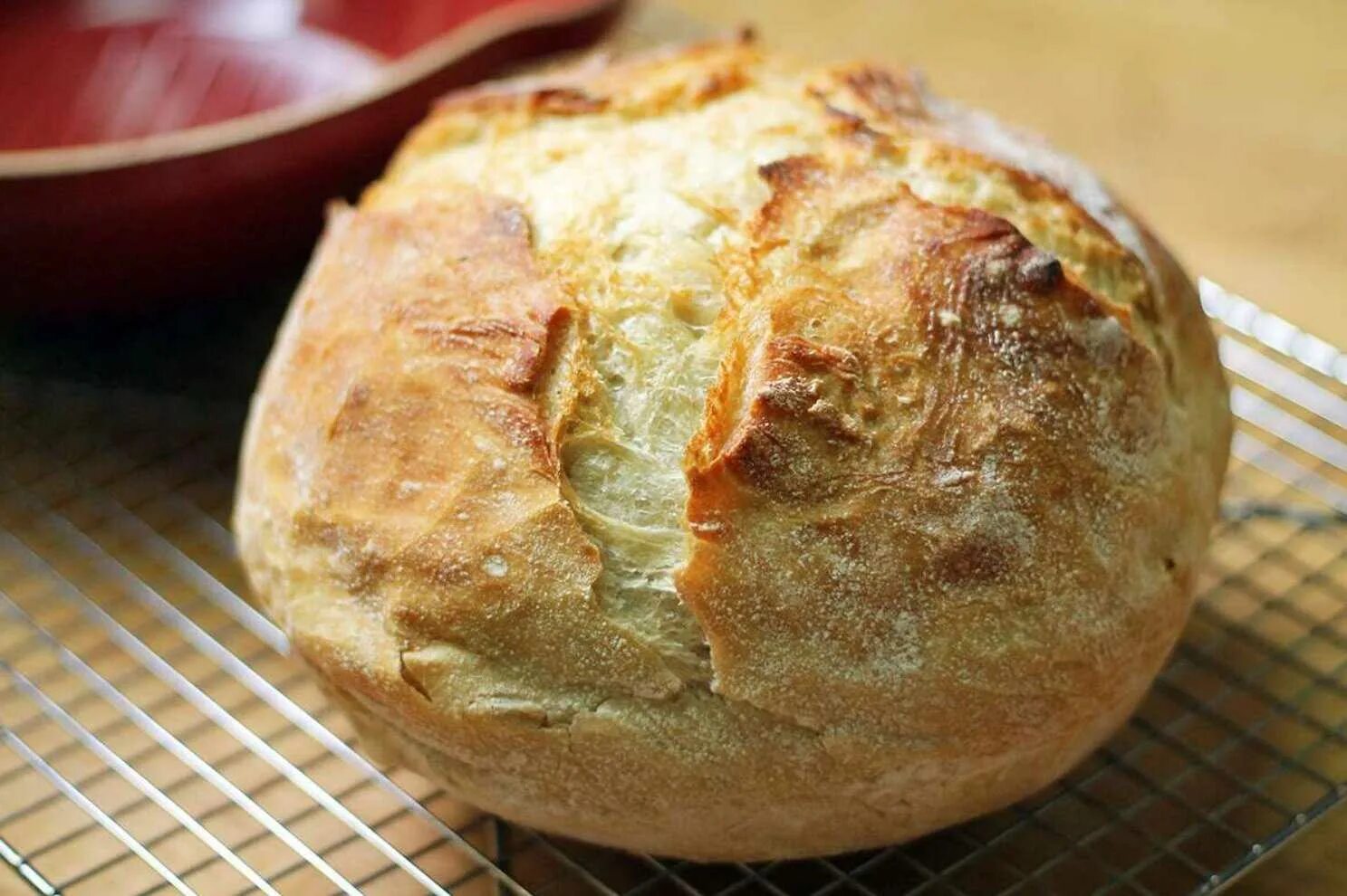 Хлеб на дрожжах дома в духовке. Домашний хлеб в духовке. Круглый хлеб. Самый вкусный хлеб. Самый вкусный домашний хлеб..