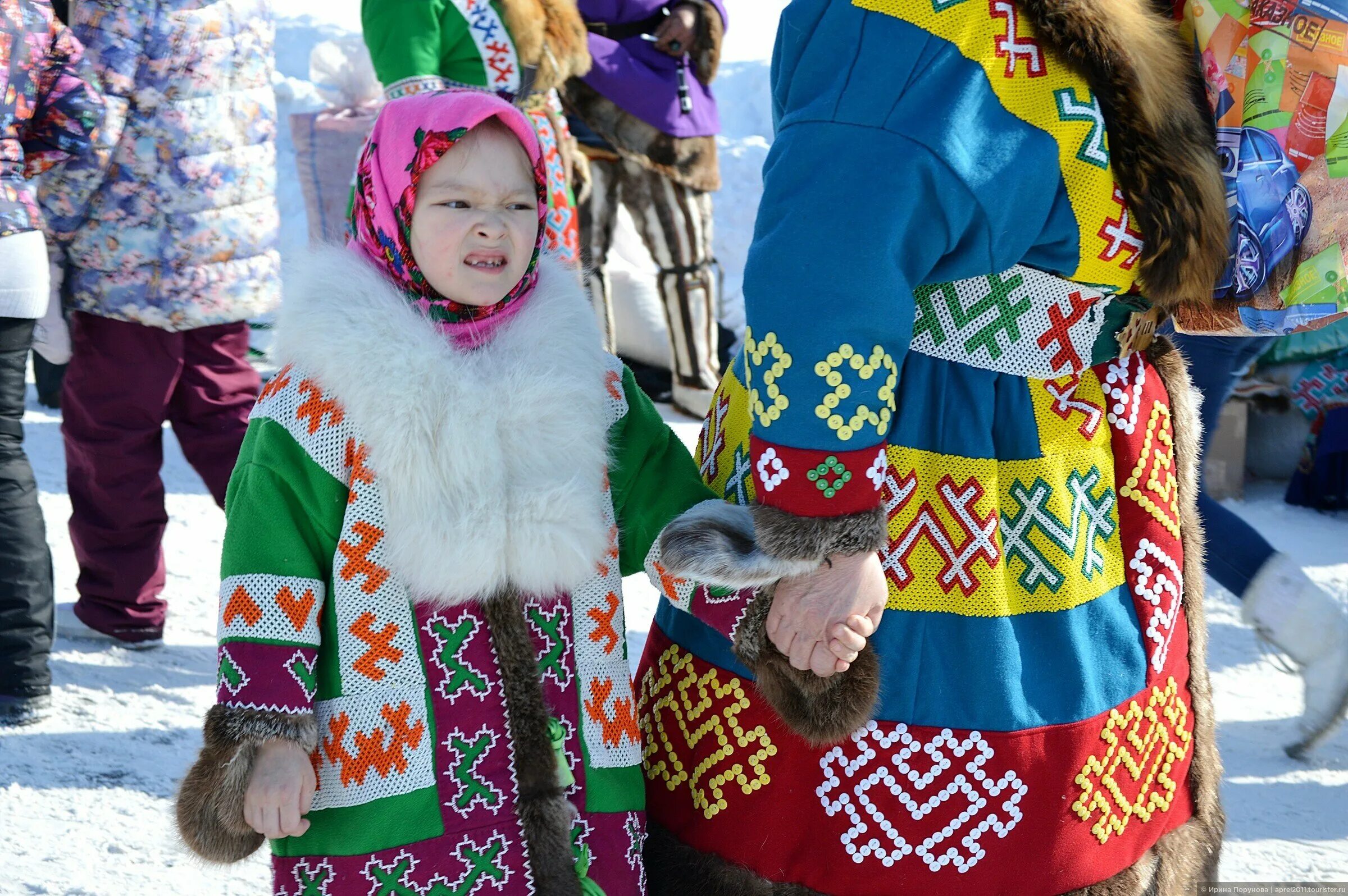 Ханты и манси. Национальнаяоднжда Ханты и манси. Национальный костюм хантов и манси. Одежда Ханты и манси. Манси коми