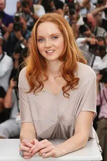 Трансвестит порно теледидарды жұлып алады