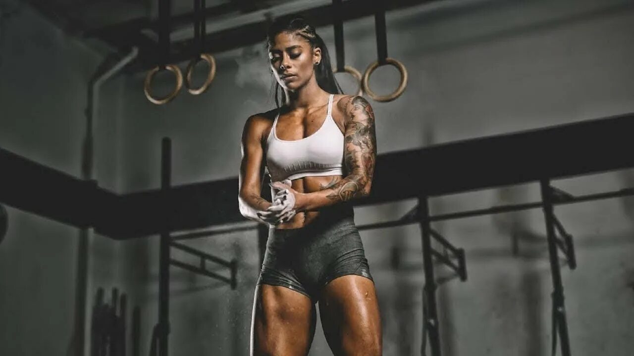 Совмещение тренажерного зала и боевых искусств. Workout music for fitness. Фитнес мотивация музыка. Музыка и спорт. Лучшие песни для мотивации к спорту.