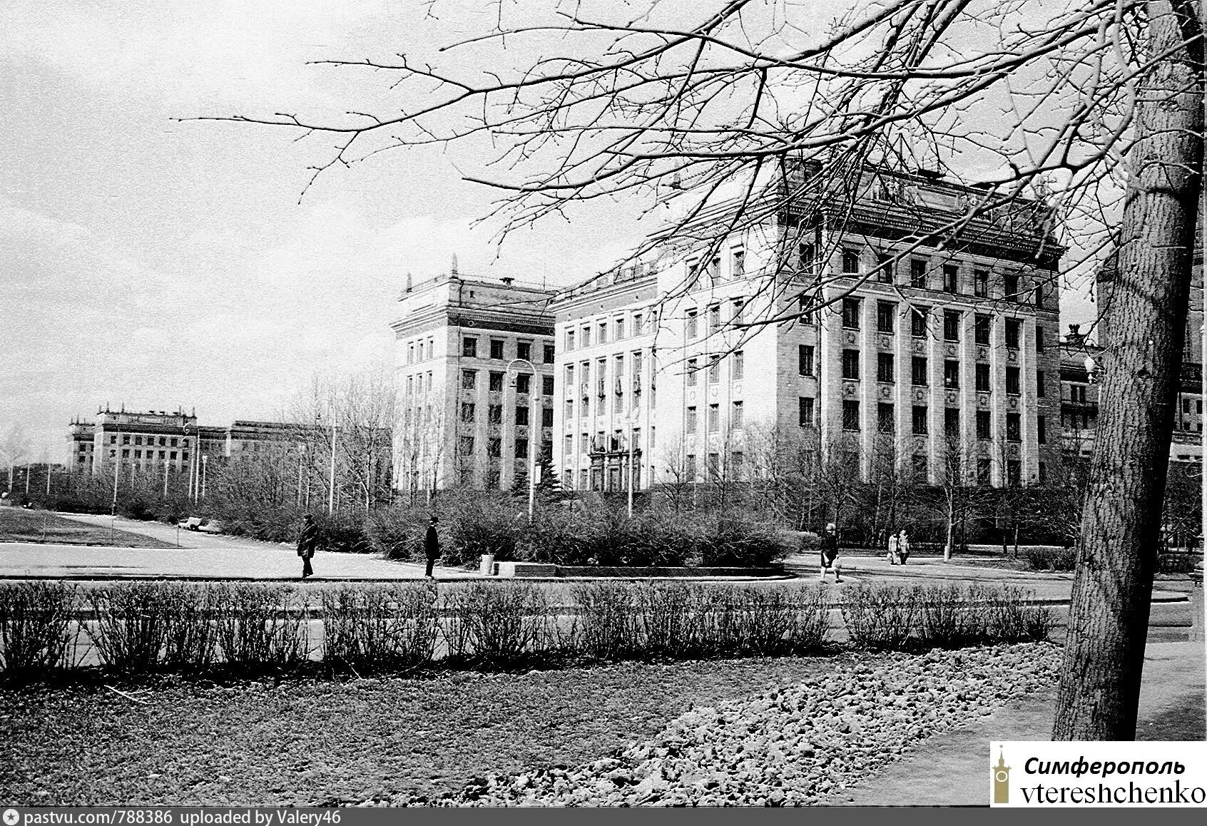 Химфак МГУ здание. Физфак МГУ здание. Корпус химфака МГУ. МГУ 1972. В здании физико энергетического института ранее располагался