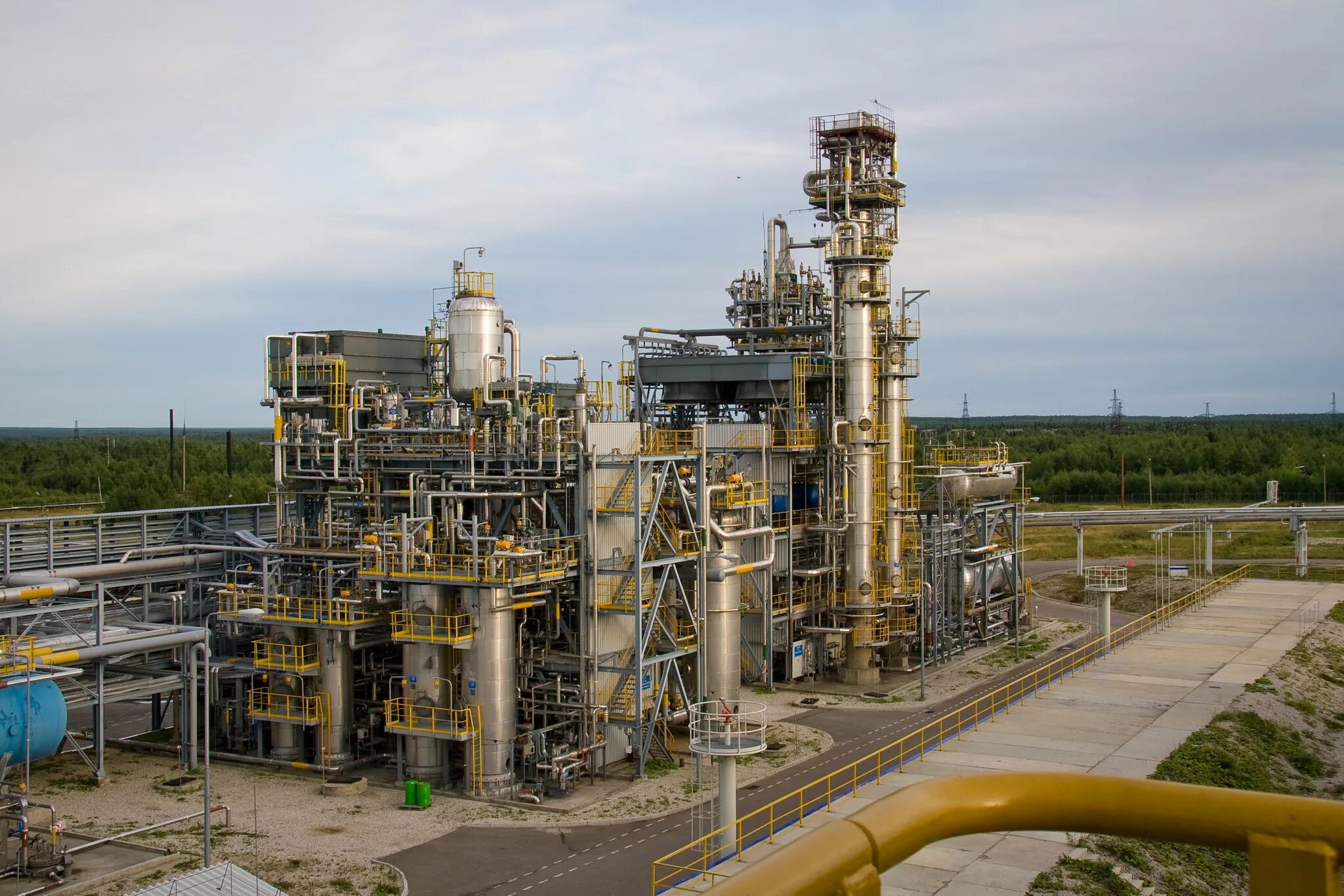 Тэк газ. Сосногорск газоперерабатывающий завод. астраханский газоперерабатывающий завод. сгпз сосногорск.