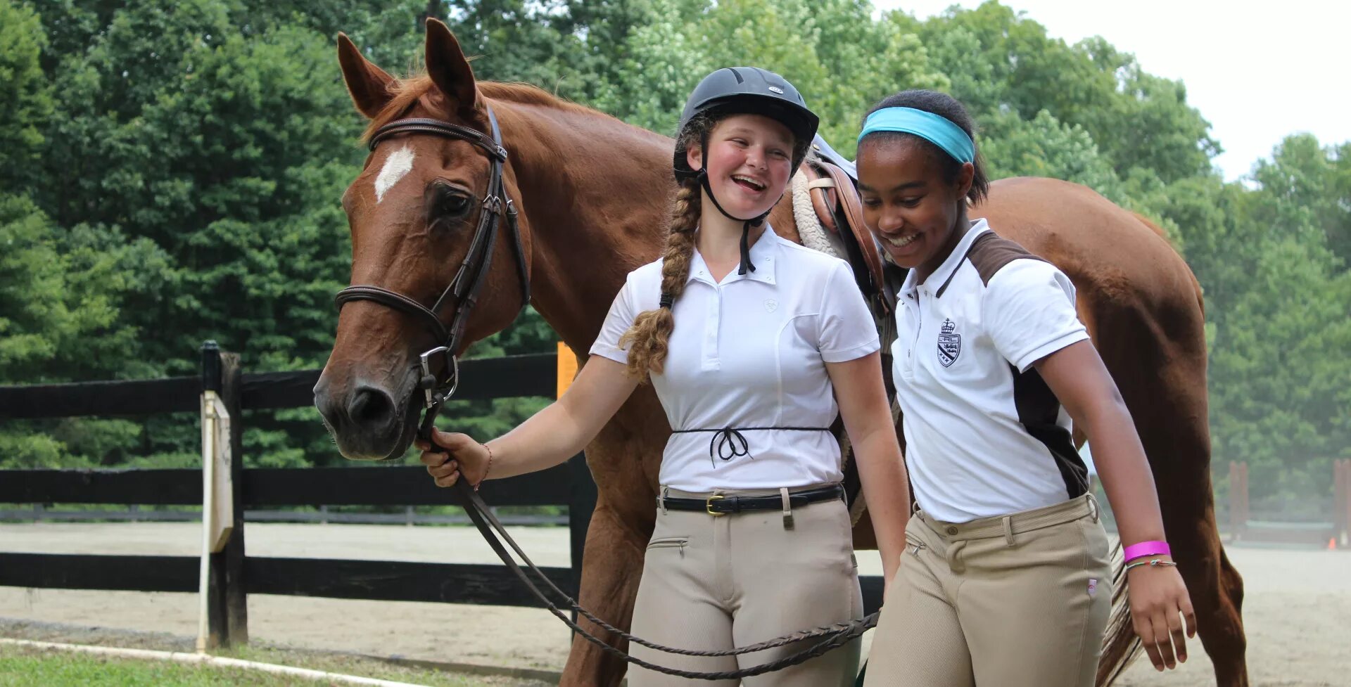 Riding camp. Девушки верхом на пони. Camp Friendship. Девушка верхом на рабе.