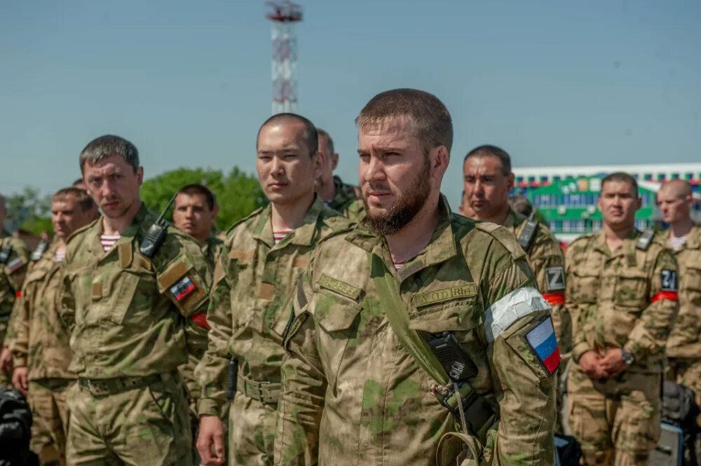 Сколько получают добровольцы на сво в 2024. Спецназ в Грозном 2022 добровольцы. Добровольцы сво на Украине. Добровольцы на Украину 2022. Российские добровольцы на Украине.