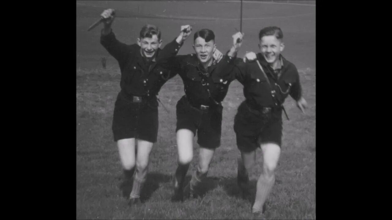 Гитлерюгенд википедия. Гитлерюгенд 1945. гитлерюгенд 1939. гитлерюгенд в берлине 1945.