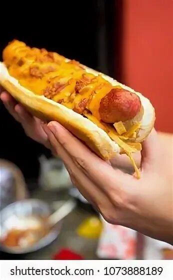 Eating a hot dog транскрипция