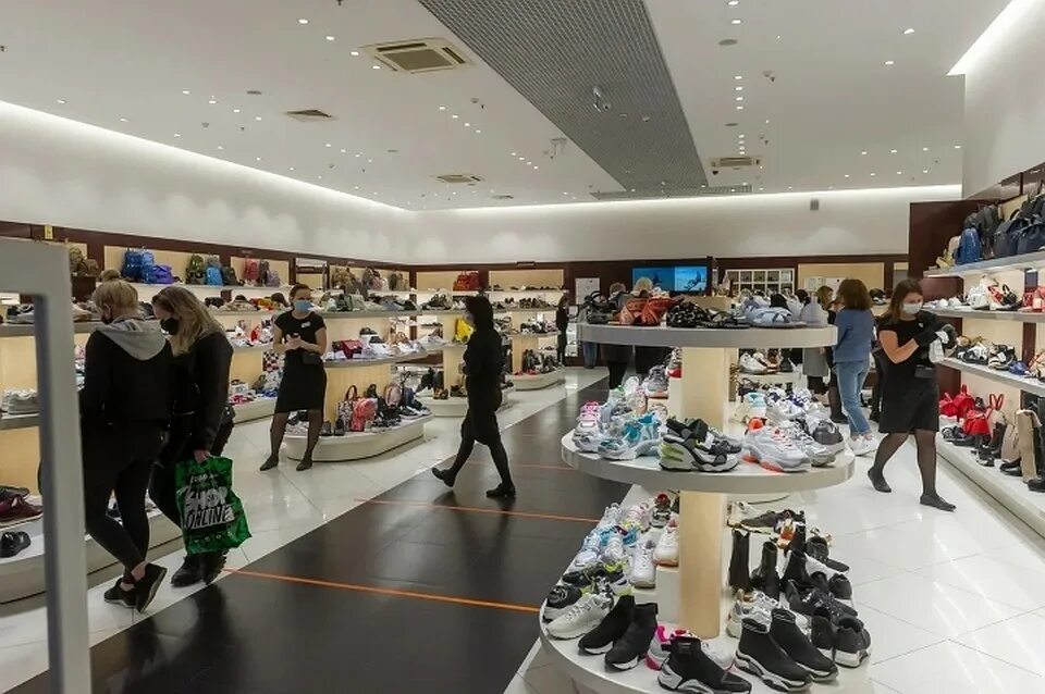 Supermarkets closed on sunday. Касса в супермаркете. Объявление магазин работает. Как будут работать м. Магазины в новосибирске известные.