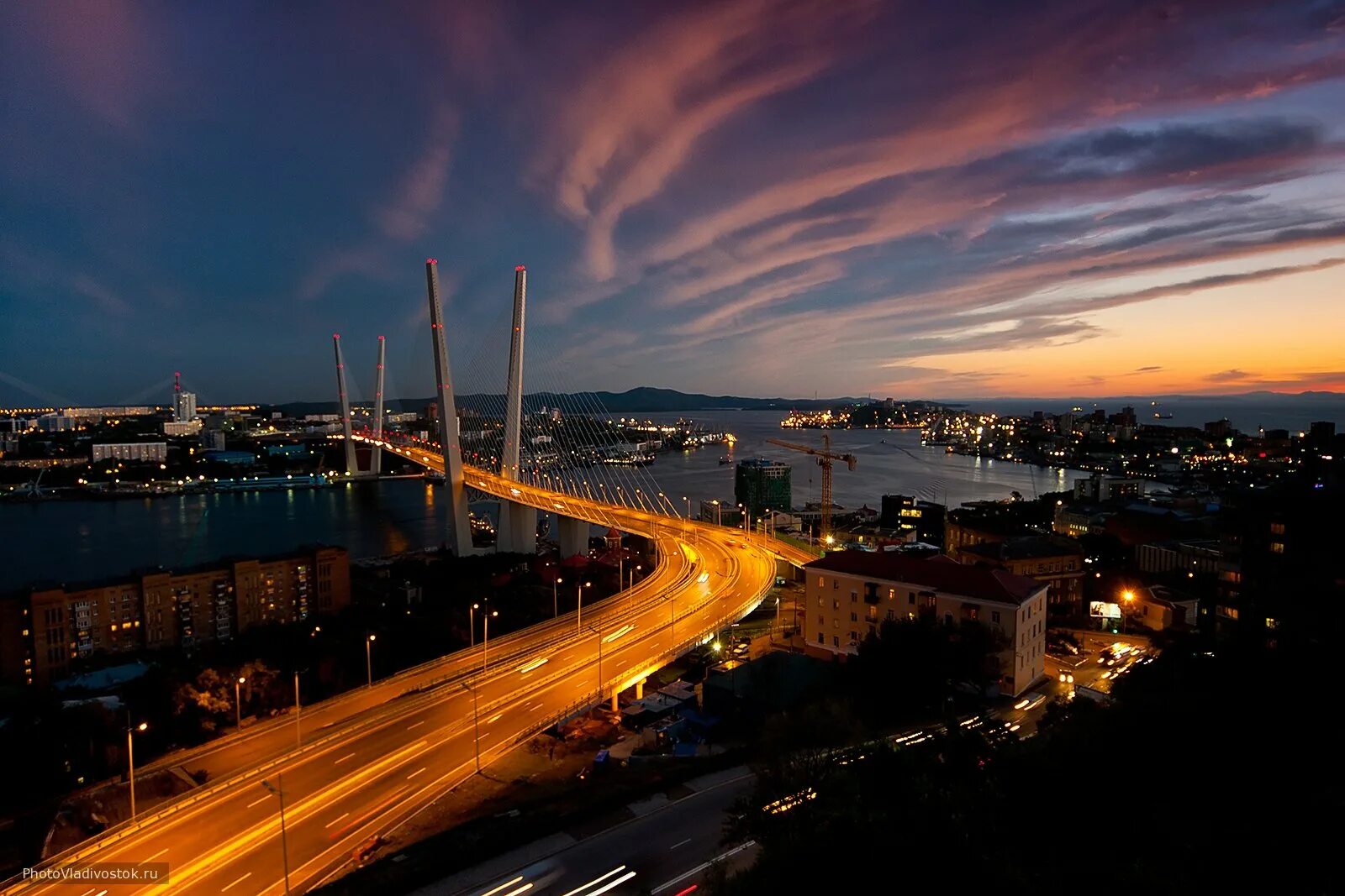 Золотой мост Приморский край. Приморский край Владивосток мост. Дальний Восток города Владивосток. Владивосток золотой Рог сверху.