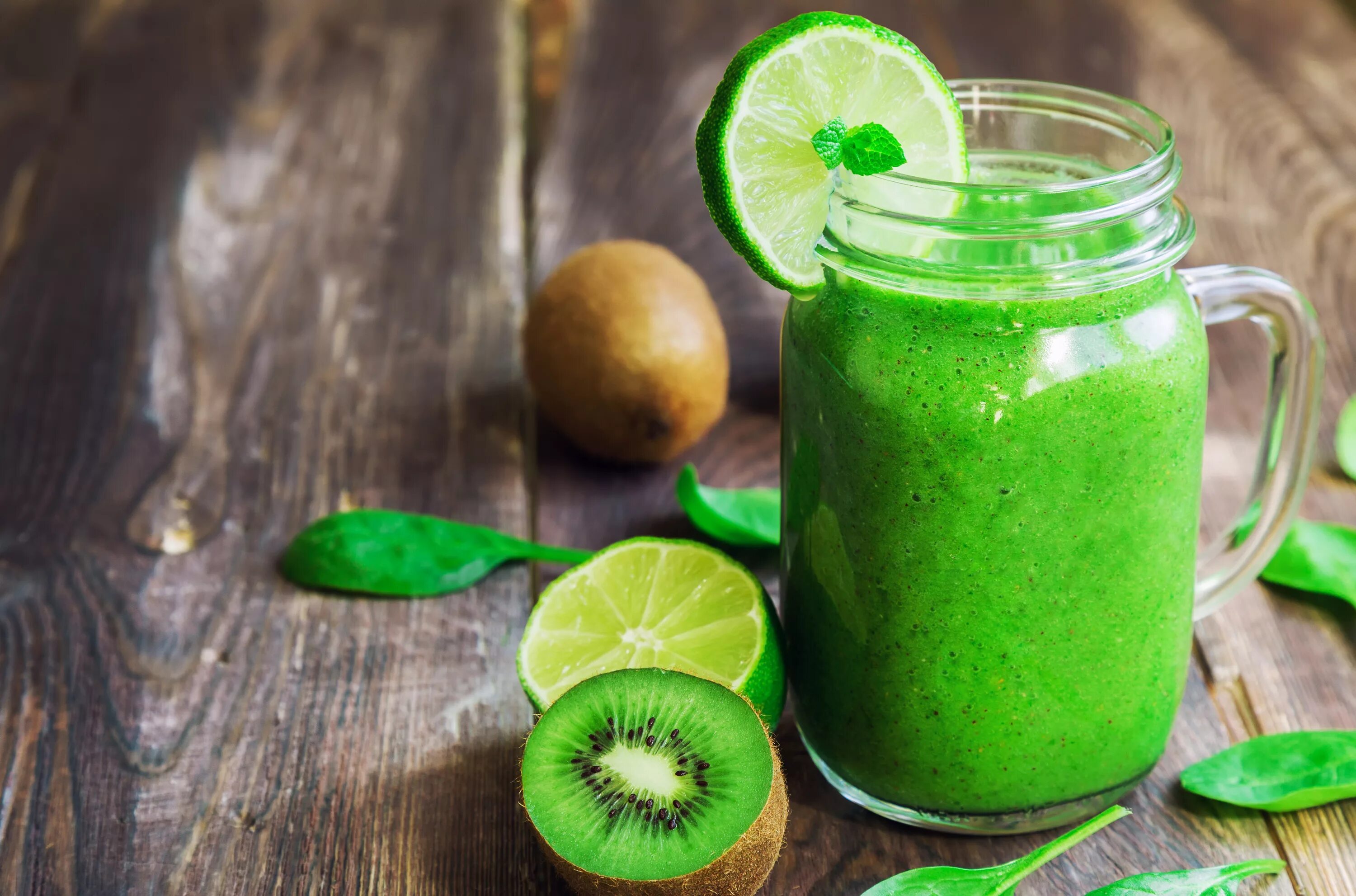 Киви мята. Смузи киви. Коктейль киви лайм. Напитки смузи Smoothie Green. Лайм киви напиток.