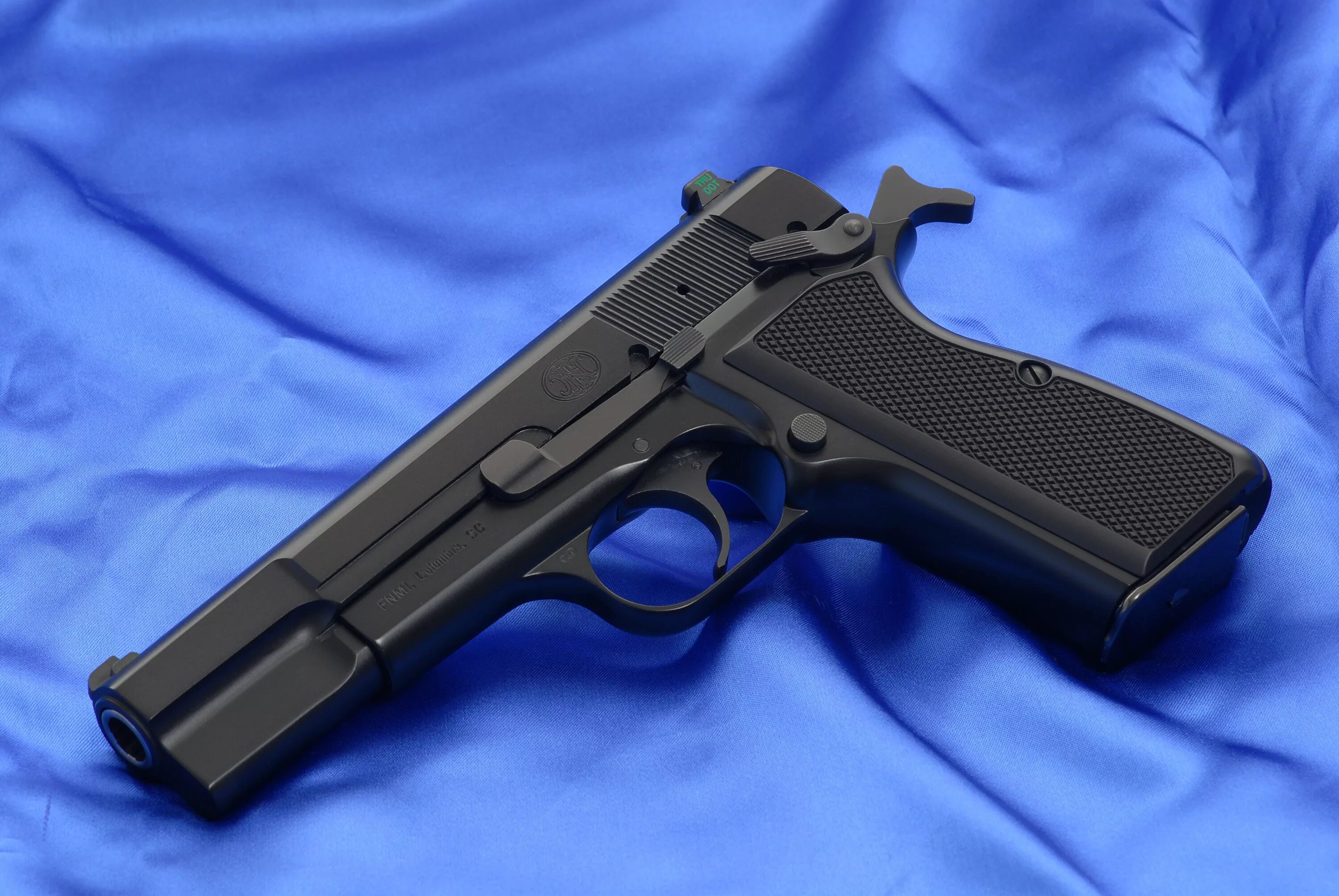 35. Вис 35 радом. Браунинг нр-35. Browning fn 1900. Бельгийские пистолеты фото.