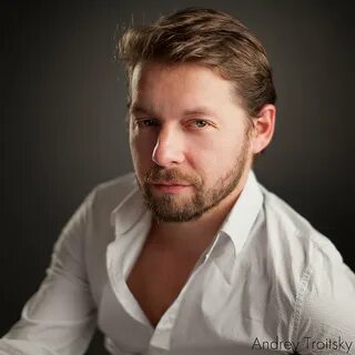 Заведующий театром