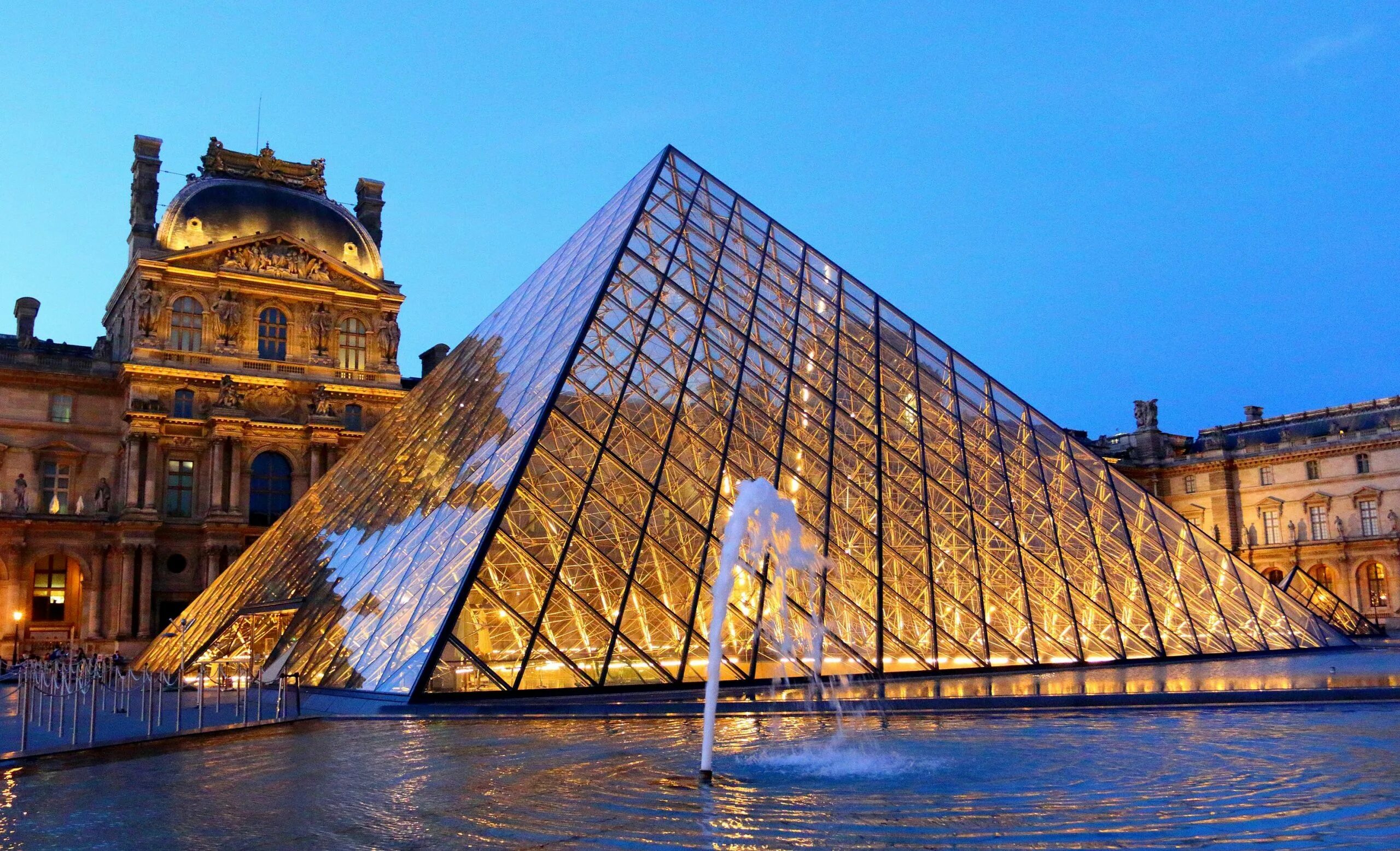 Musee louvre. Музеи. Лувр. Париж. Париж достопримечательности Лувр. Франция музей Лувр. Здание Лувр во Франции.