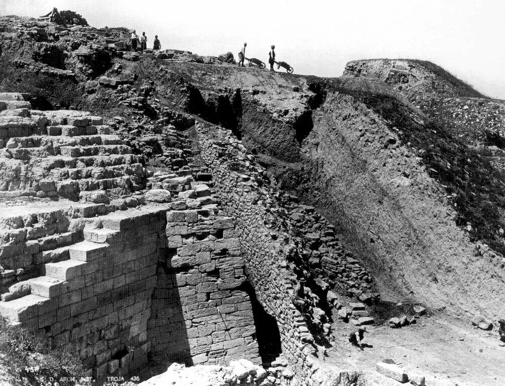 Раскопки Трои Шлиман. Археолог открывший трою