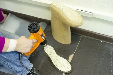 Чем приклеить подошву