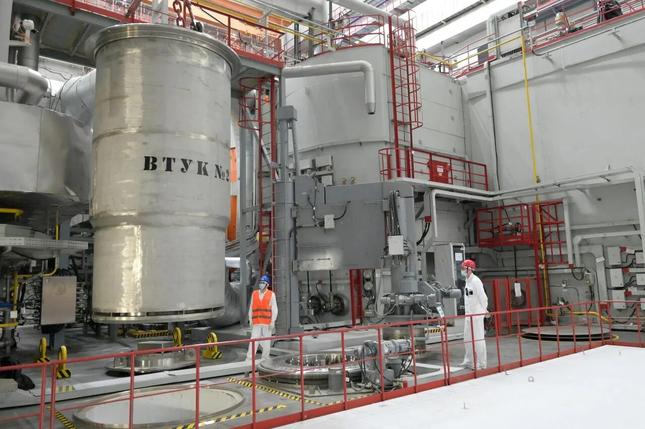 Аэс бн. БН-800 реактор. Белоярская АЭС реактор БН-800. МОКС топливо для БН 800. Реактор БН 800 топливо.