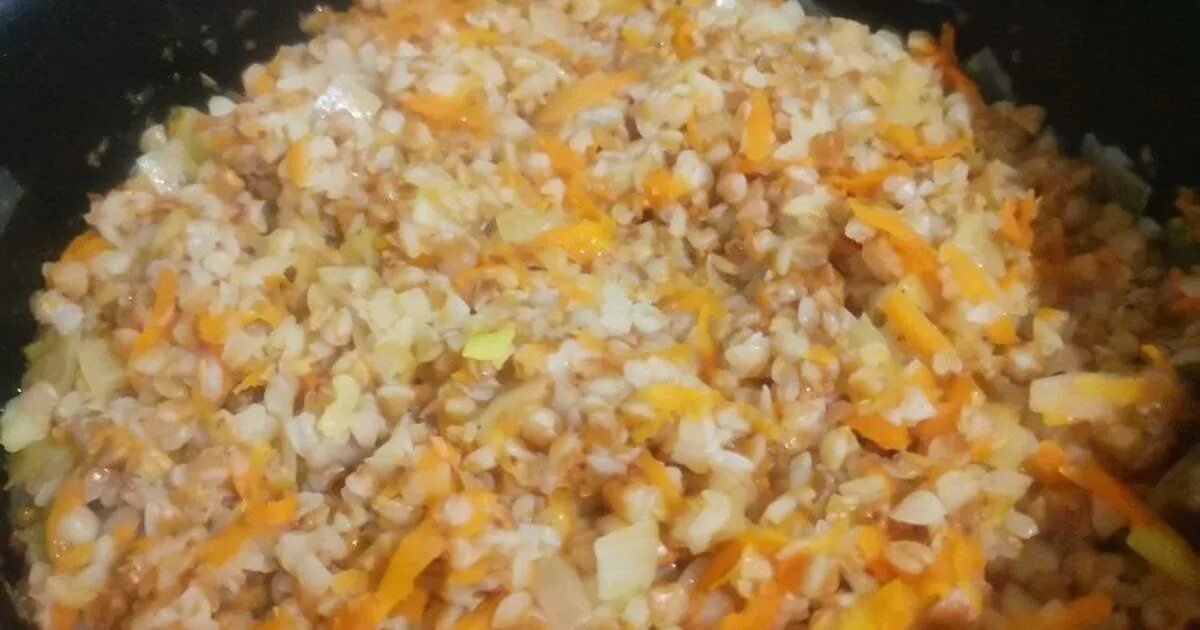 Гречка с луком в мультиварке рецепты. Гречка с луком в мультиварке рецепты. Гречневая каша с грибами в мультиварке. Кабачки тушеные с говядиной с гречей. Гречка с луком в мультиварке рецепты.