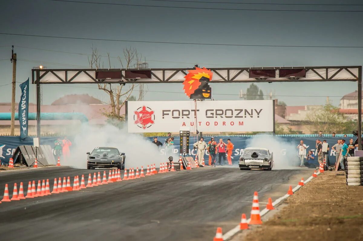 Картодром крепость Грозная. Fort Grozny Autodrom. Гоночная трасса в Грозном. Форт Грозный автодром. Крепость грозная автодром