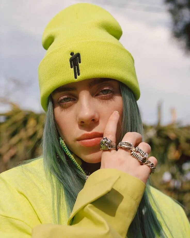 Belle eilish. Фотка billie eilish. Billie eilish фото. Билли айлиш 2019. Шапка билли айлиш.