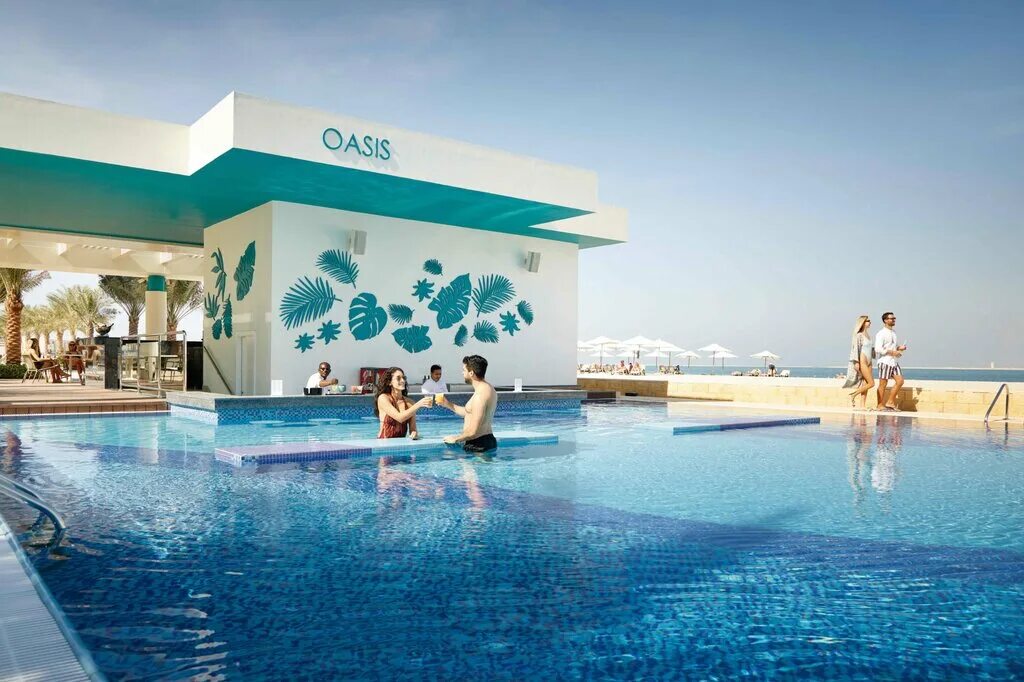 Riu dubai 4 дейра. Отель riu дубай. Риу отель дубай дейра. Riu hotel dubai 4. Риу дубай бич.