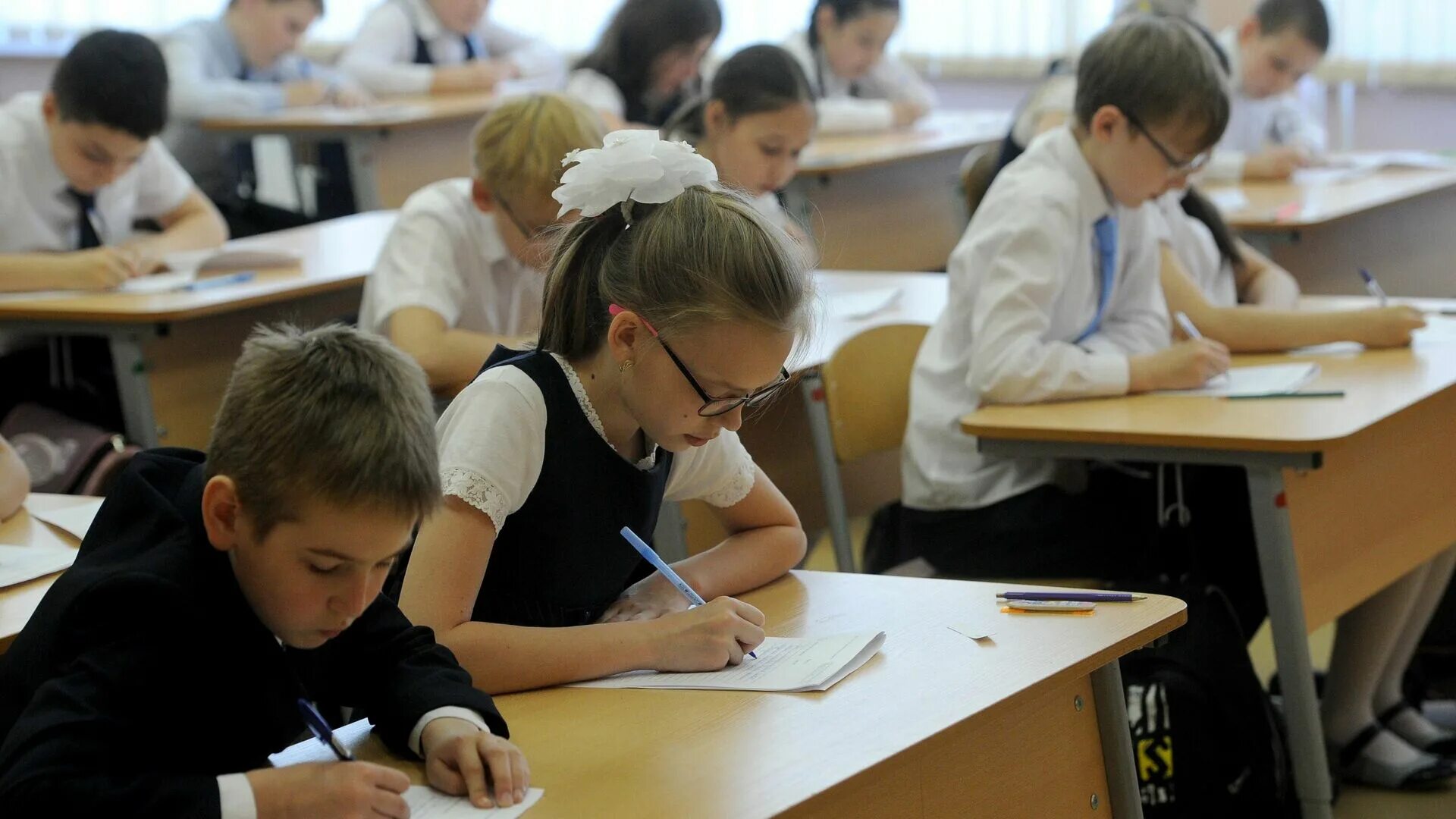 Шестом классе. ВПР 2022 осень. Ученики в школе. Русские школы. Контрольная работа в школе.