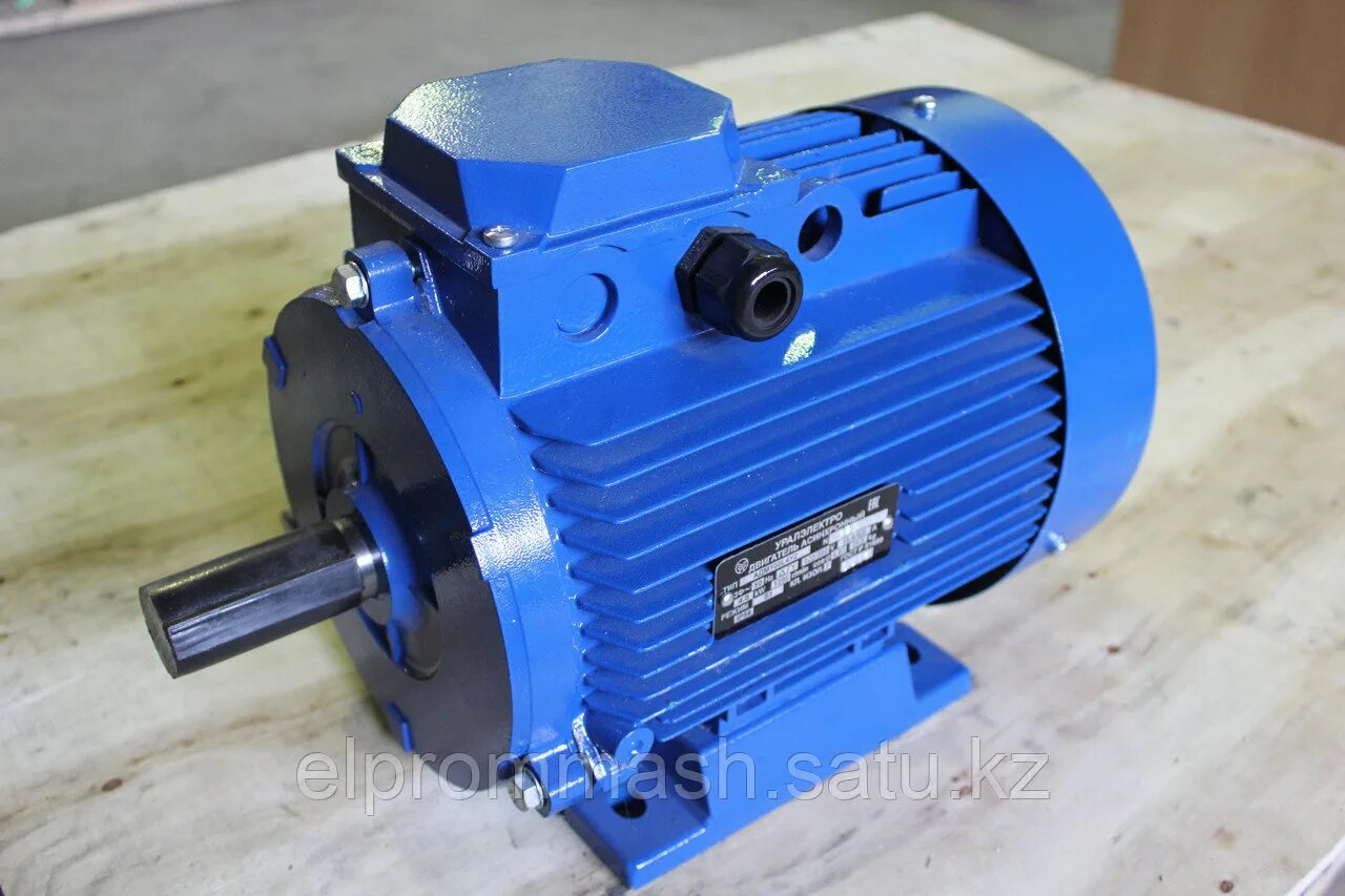Электродвигатель аир 132 s4 7. 5квт. Электродвигатель аир 132 s4 7. Электродвигатель 2. Электродвигатель 5.